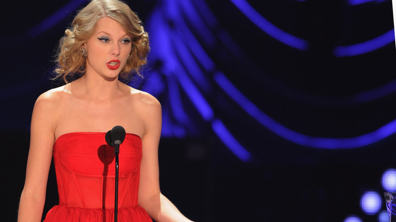 Taylor Swift giving a speech
