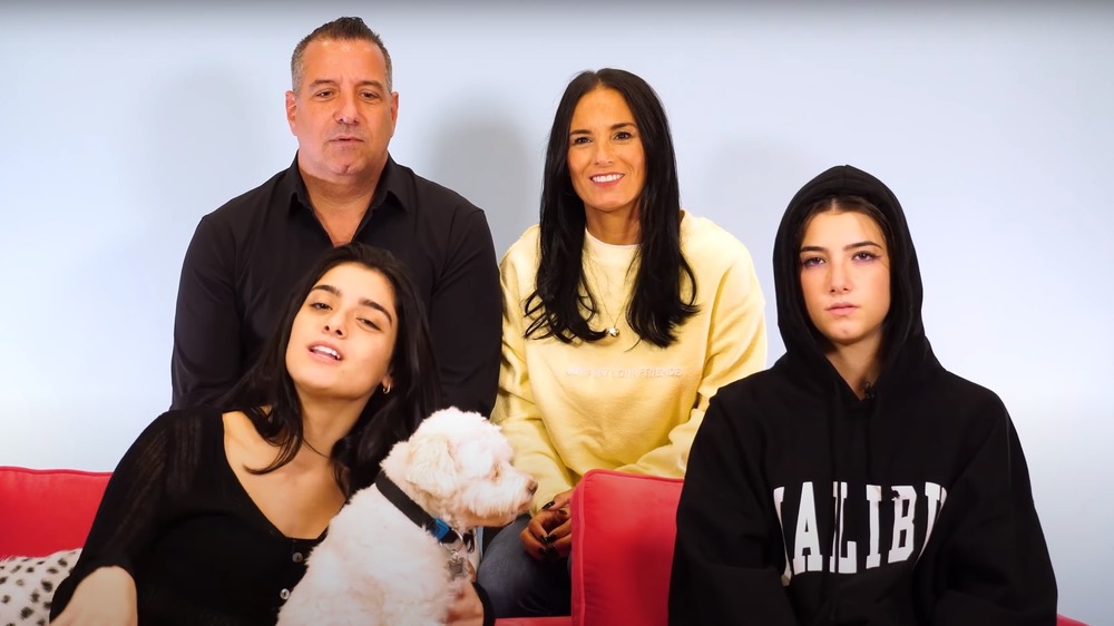 The Untold Truth Of The D'Amelio Family