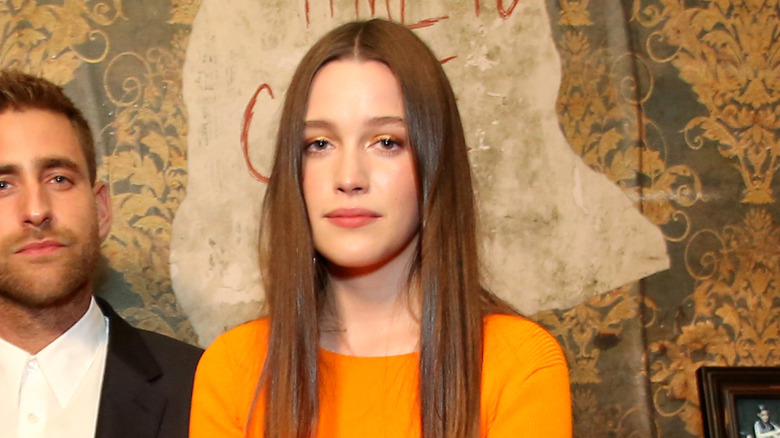 Victoria Pedretti and the cast of Hill House