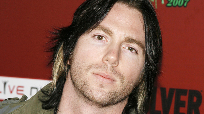 Elijah Blue Allman posing at a Korn concert in 2007