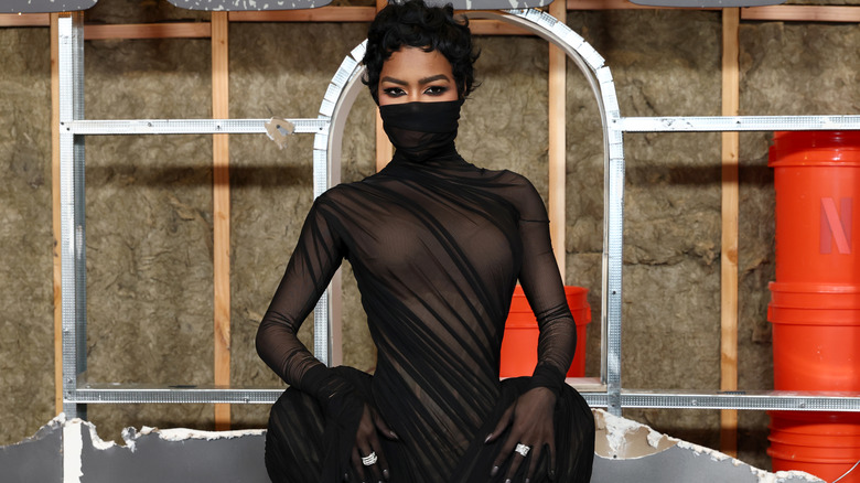 Teyana Taylor posing