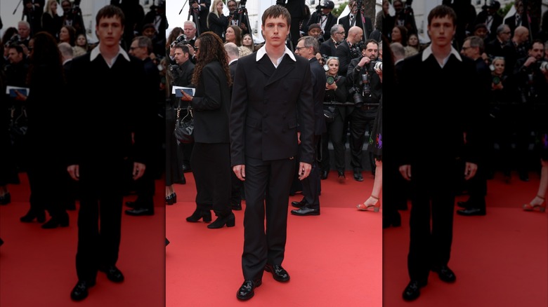 Harris Dickinson on the red carpet