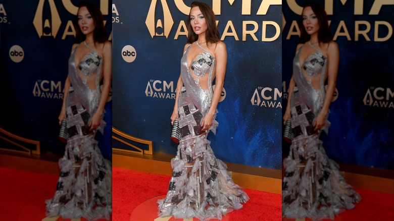 MacKenzie Porter posing