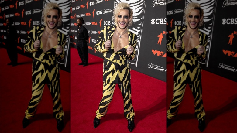Frankie Grande posing
