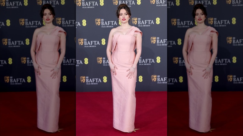 Aimee Lou Wood posing