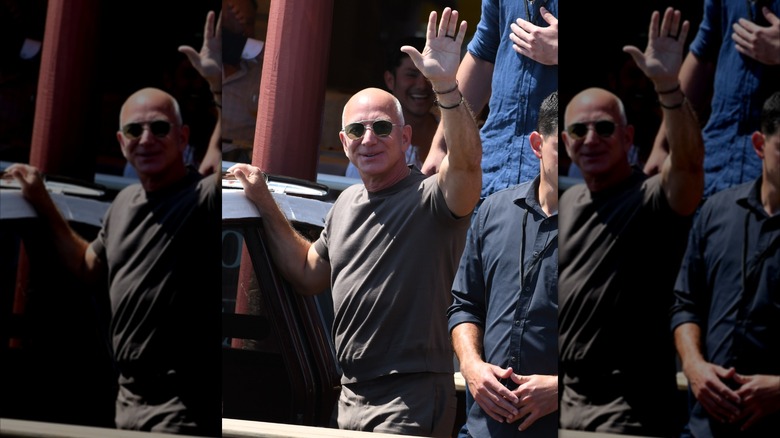 Jeff Bezos waving