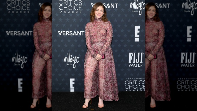 Sophia Lillis posing