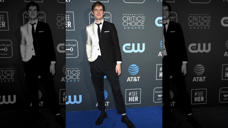 Bo Burnham in white and black suit at the 2019 Critics Choice Awards
