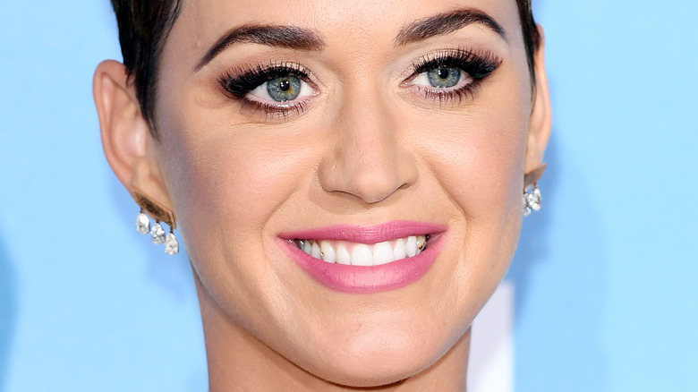 Katy Perry wearing nude eyeliner