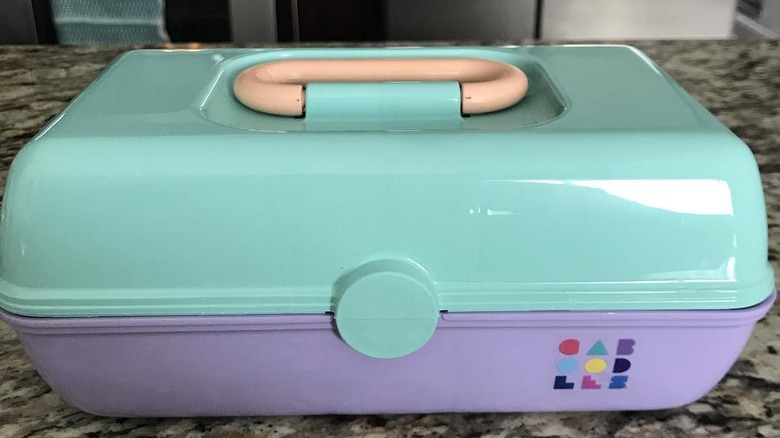 Things Every '90s Girl Kept In Her Caboodle