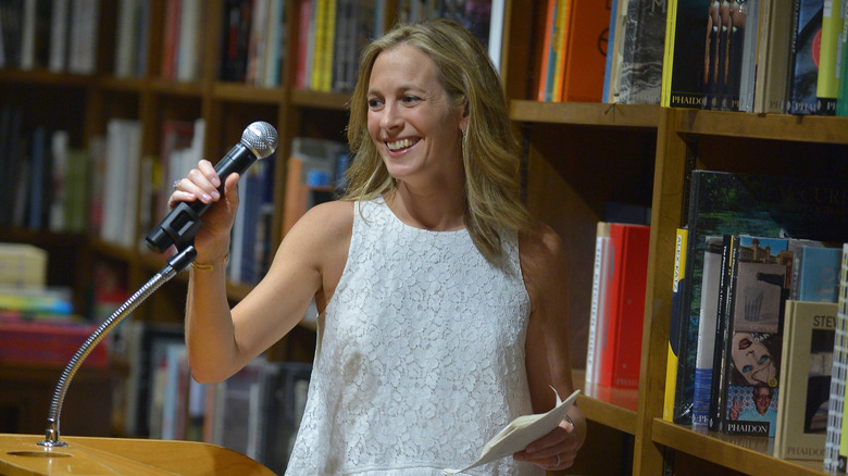 Author of "The Devil Wears Prada" Lauren Weisberger smiling at book reading in bookstore