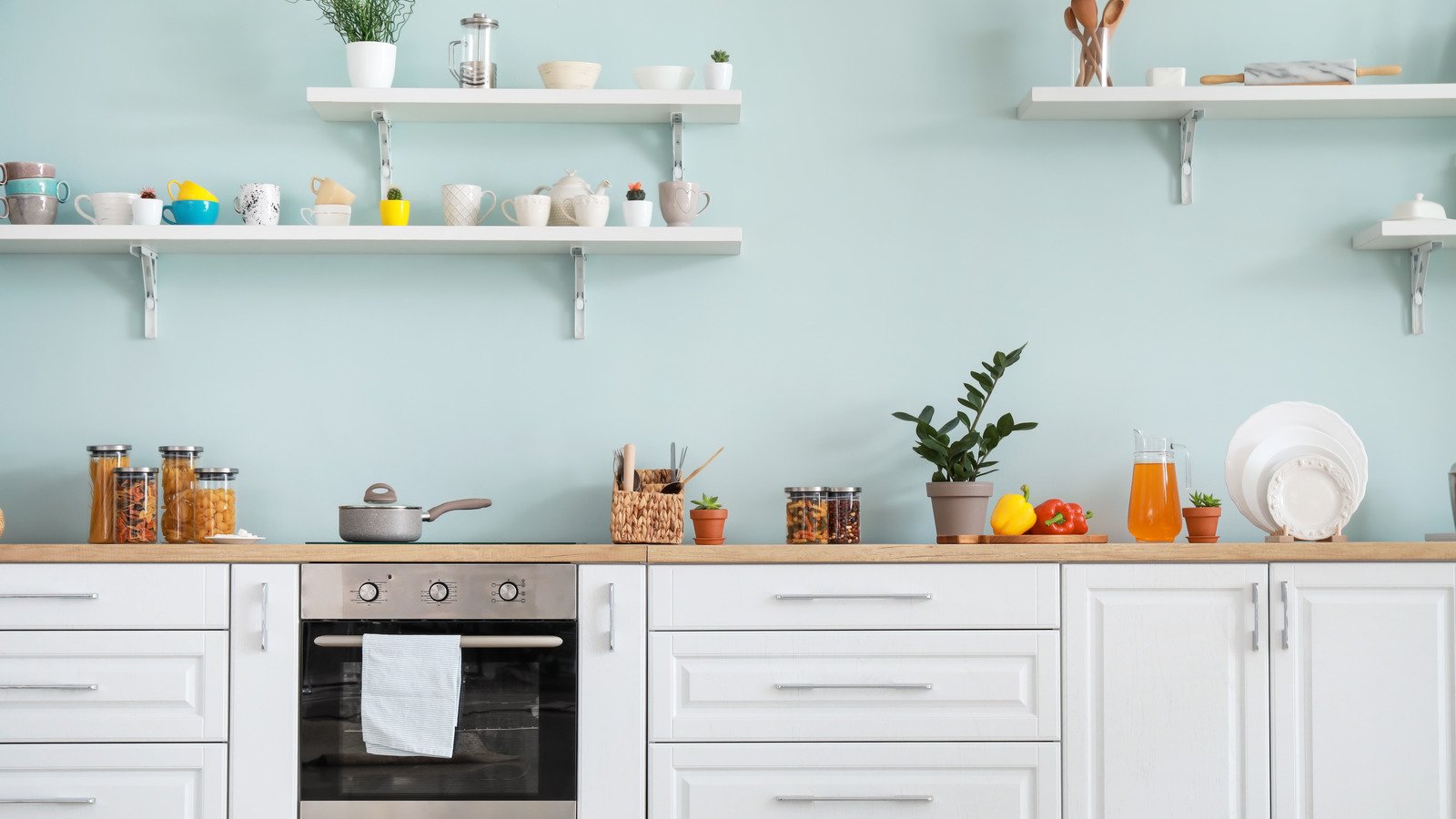 Things You Should Never Keep On Your Kitchen Counters