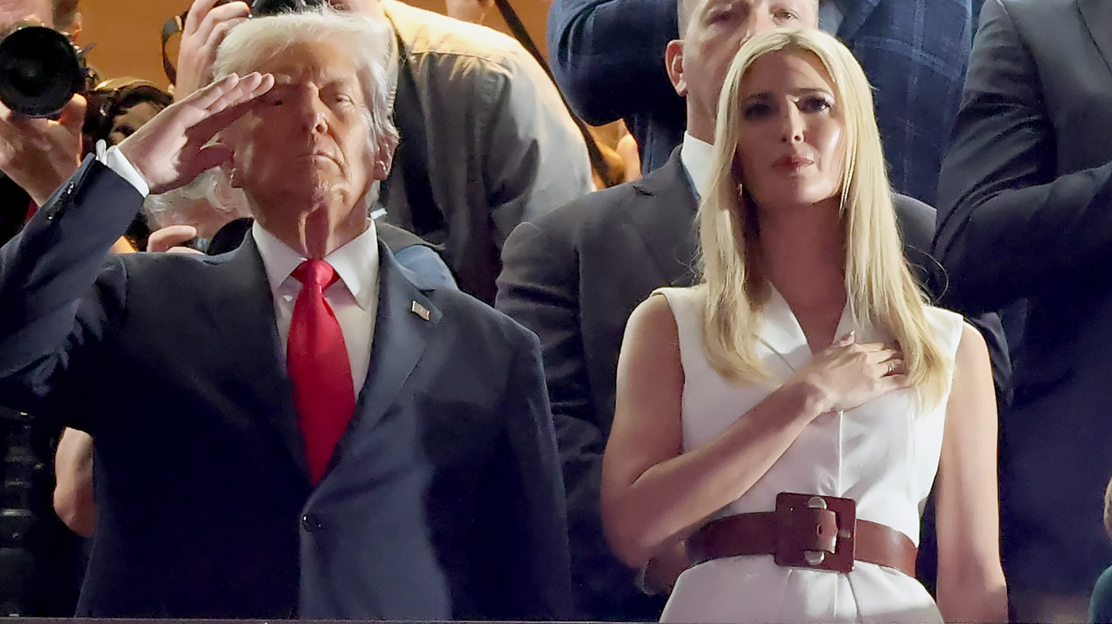 <a href="https://www.thelist.com/1784566/taylor-swift-booed-super-bowl-2025-more-than-trump/" target="_blank">This A-List Celeb Got More Boos Than Trump At Super Bowl 2025 (& We’re Not Surprised)</a>