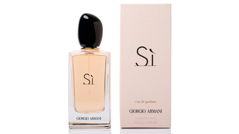 Armani Sì perfume