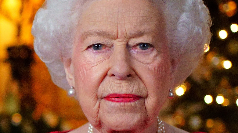 Queen Elizabeth giving her Christmas address