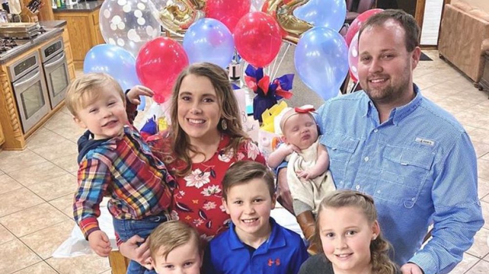 Josh and Anna Duggar and kids