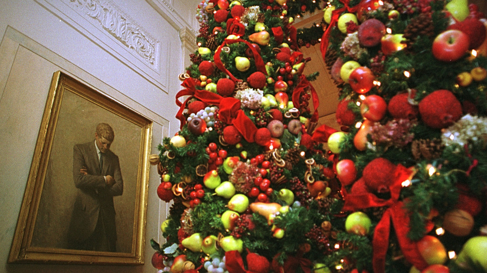 Hillary Clinton's White House Christmas Decorations