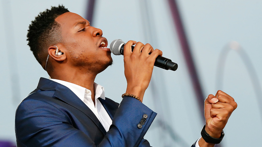 Chris Blue performing