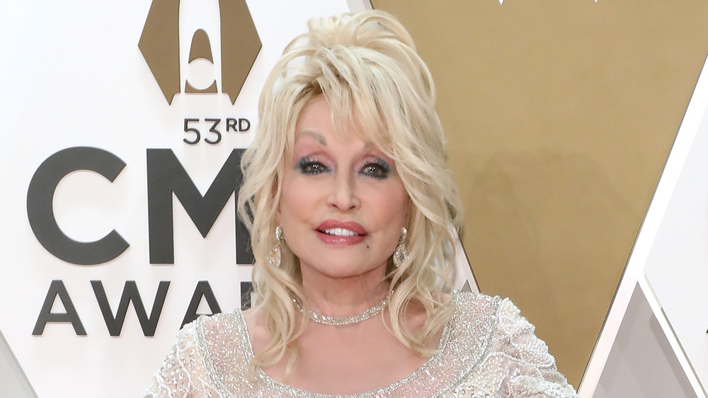 Dolly Parton at the 2019 CMAs