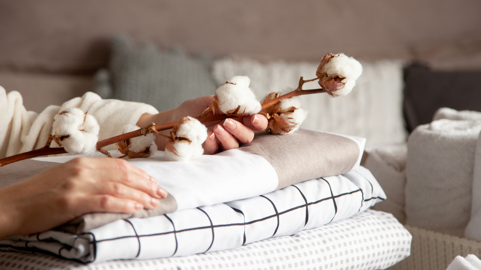 This Is What You Need To Know When It Comes To The Thread Counts Of Your Sheets