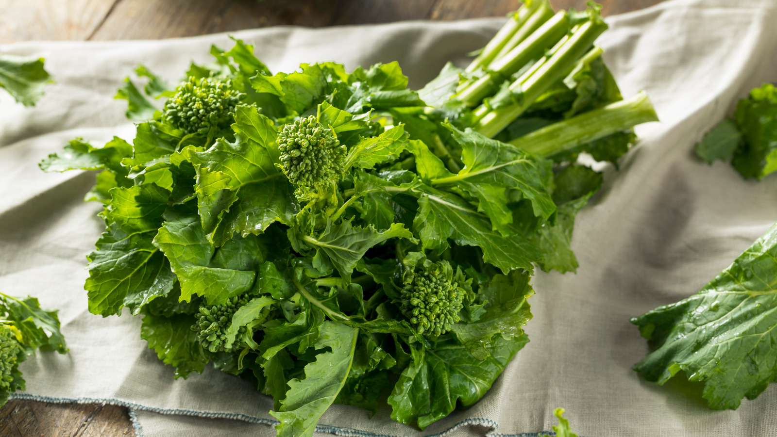 This Is Why You Should Always Buy Broccoli Rabe From The Grocery Store
