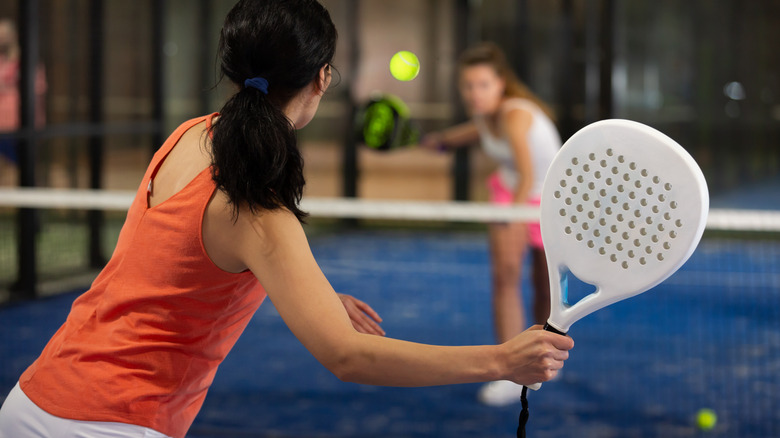 women playing tennis