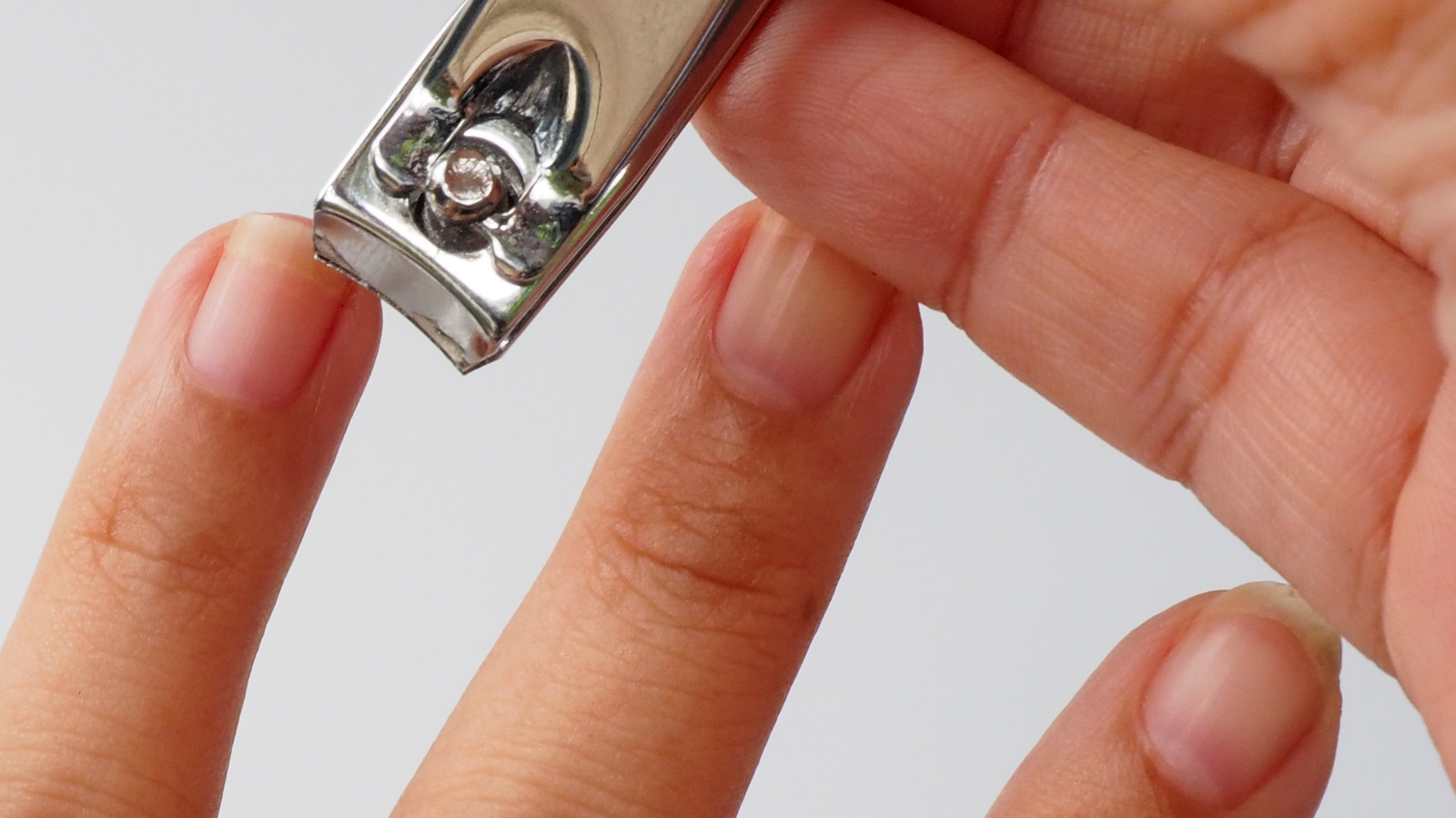 Throw Your Nail Clippers Away Immediately If You Notice This