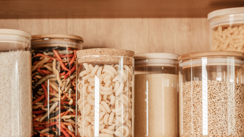 Food storage in plastic containers