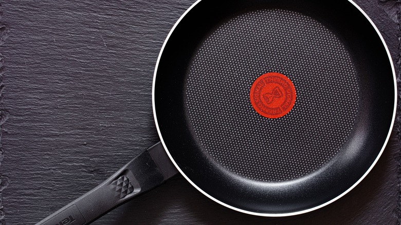 Teflon pan cookware 