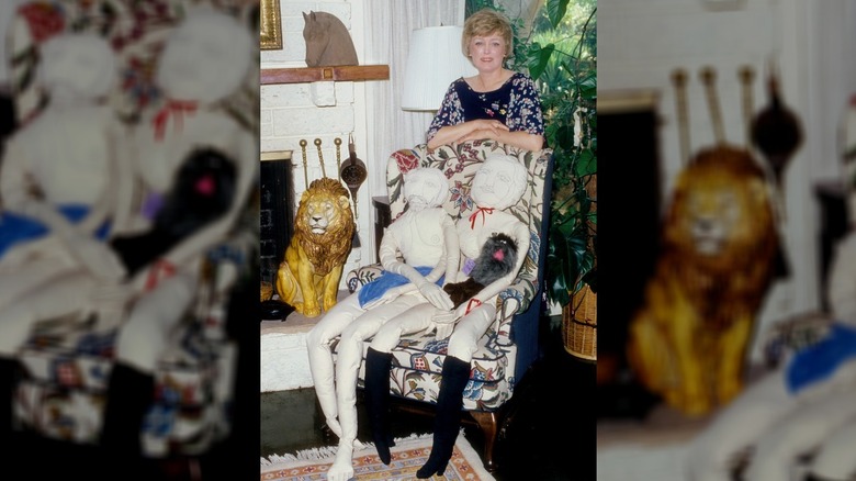 CIRCA 1980: Actress Rue McClanahan poses for a portrait at home circa 1980 in Los Angeles, California.