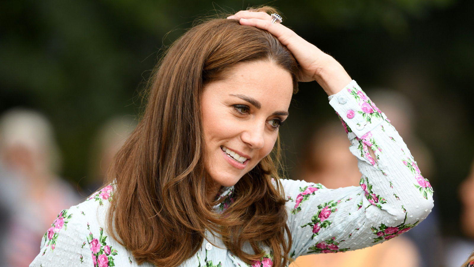 <a href="https://www.thelist.com/1724489/throwback-pic-kate-middleton-barely-changed-at-all/" target="_blank">Throwback Pic Of Kate Middleton Proves She’s Barely Changed At All</a>