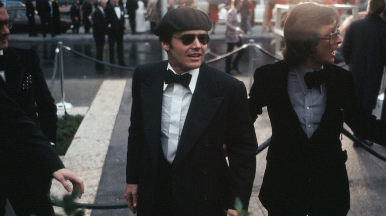 Jack Nicholson entering the Oscars ceremony in 1975