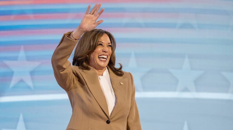 Kamala Harris waving