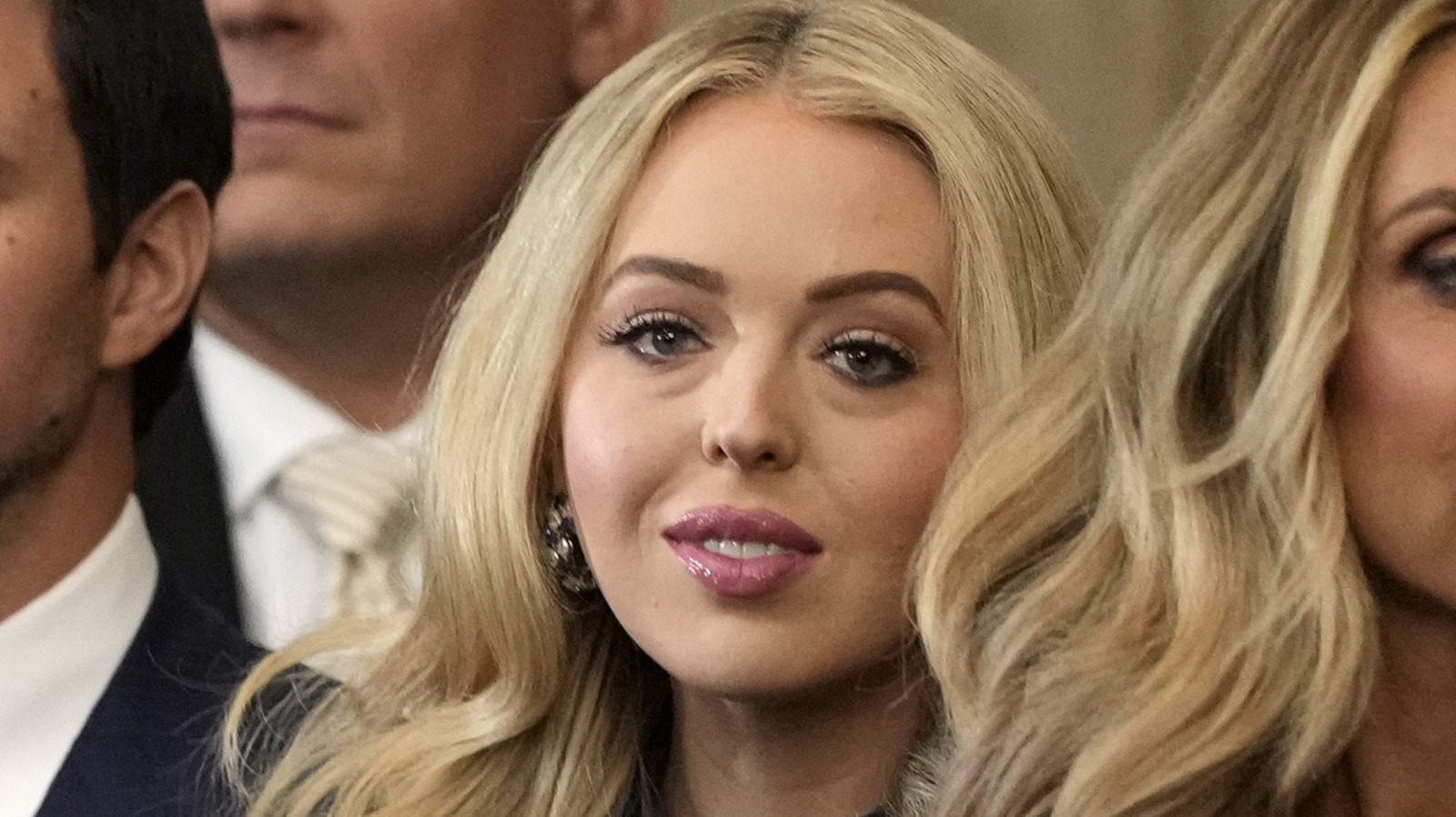 <a href="https://www.thelist.com/1822403/tiffany-trump-tacky-leather-gloves-hint-she-takes-style-cues-from-sarah-huckabee-sanders/" target="_blank">Tiffany Trump’s Tacky Leather Gloves Hint She Takes Style Cues From Sarah Huckabee Sanders</a>