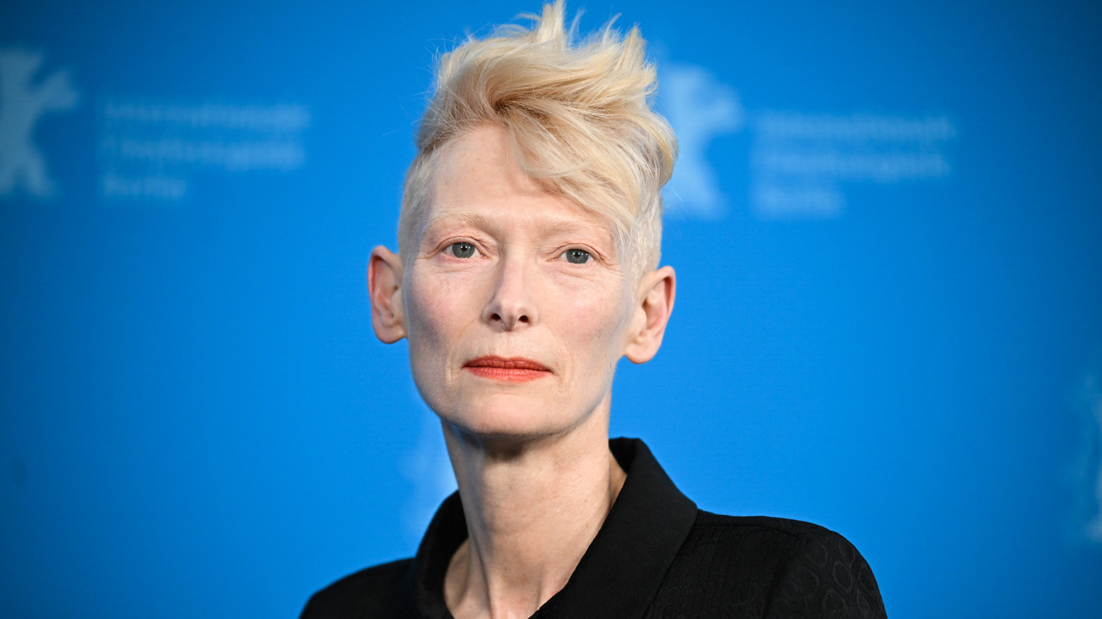 <a href="https://www.thelist.com/2188897/tilda-swinton-looks-different-without-short-blonde-hair/" target="_blank">Tilda Swinton Looks Different Without Her Signature Short Blonde Hair</a>