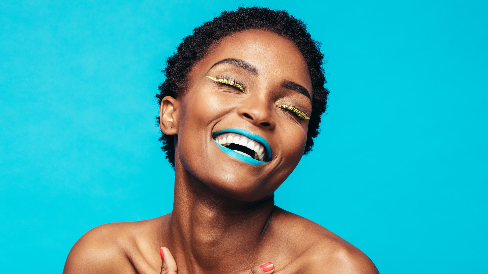 tips-to-make-experimenting-with-colorful-makeup-a-breeze