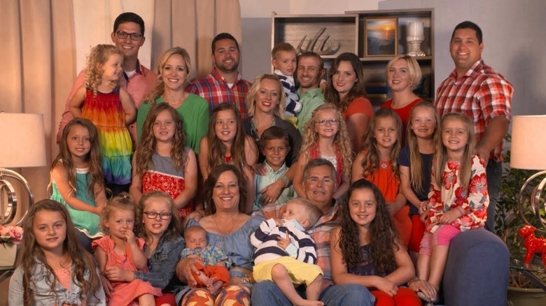 The cast of "Meet the Putmans" posing for a family photo