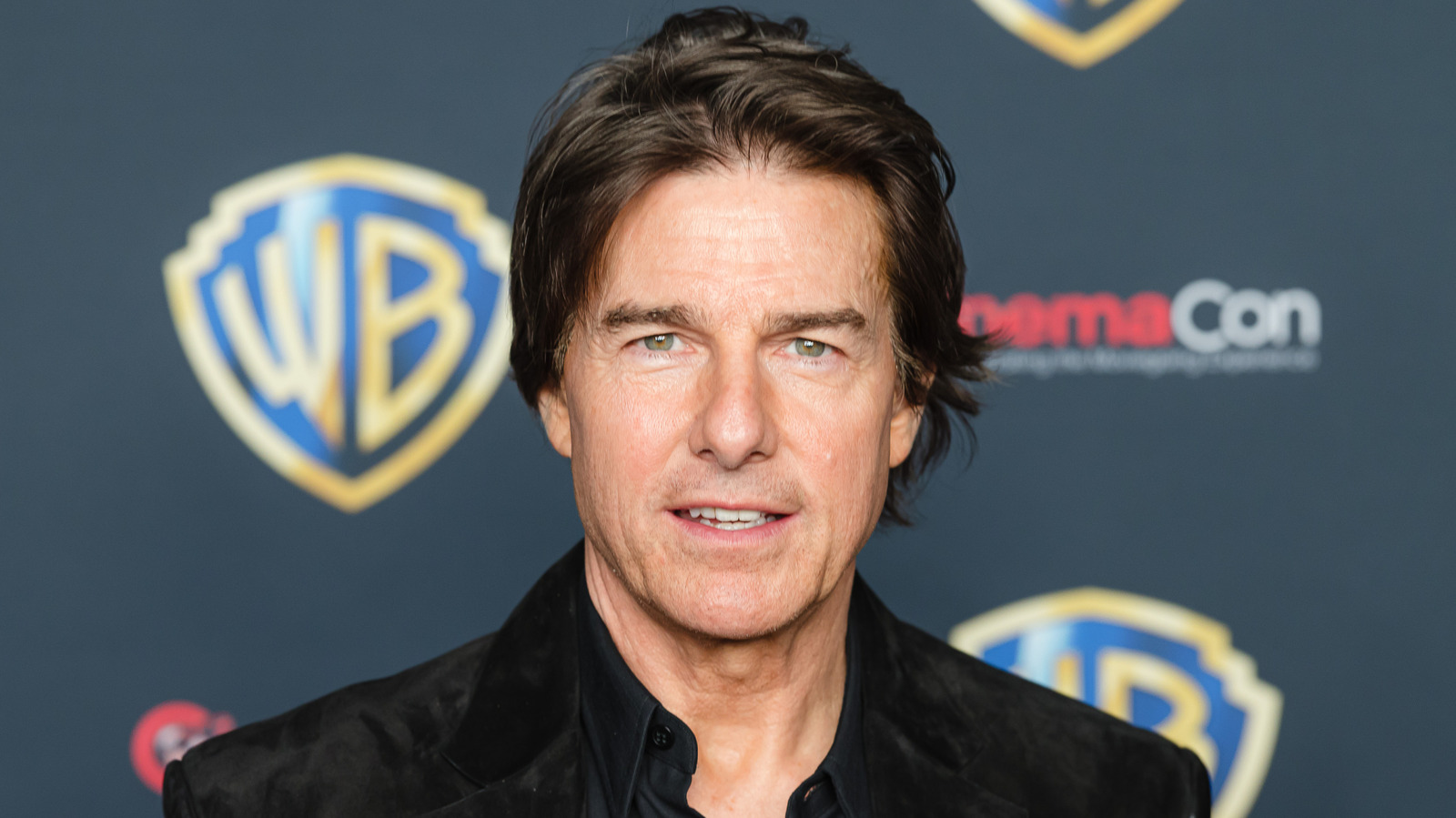 <a href="https://www.thelist.com/2215862/tom-cruise-unrecognizable-in-latest-role/" target="_blank">Tom Cruise Is Completely Unrecognizable In His Latest Role: See His New Look</a>