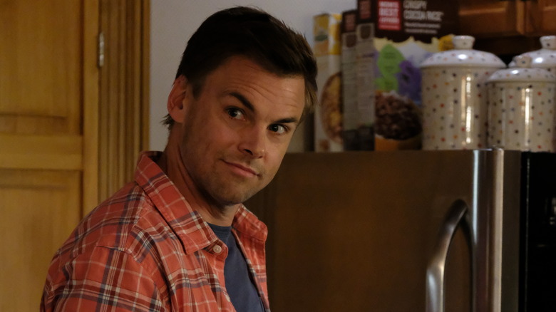 Tommy Dewey in the "The Giving Tree" episode of PIVOTING
