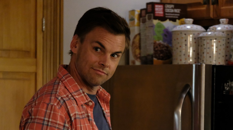 Tommy Dewey in the "The Giving Tree" episode of PIVOTING