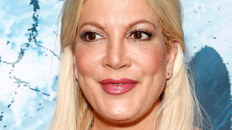 Tori Spelling smiling 