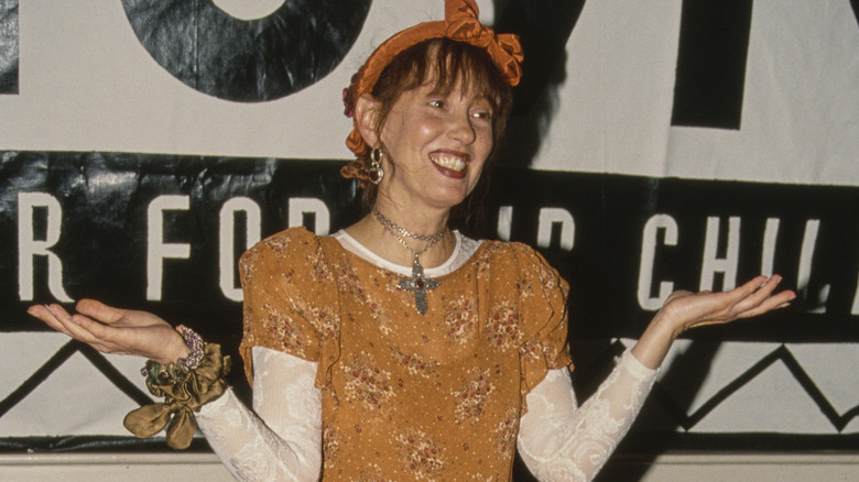 Shelley Duvall shrugging