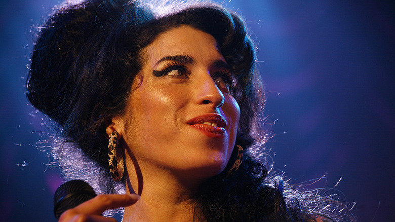Amy Winehouse looking up