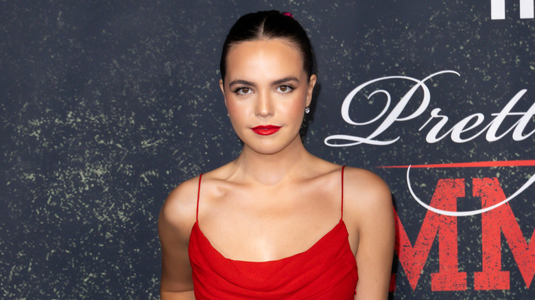 Bailee Madison posing on the red carpet