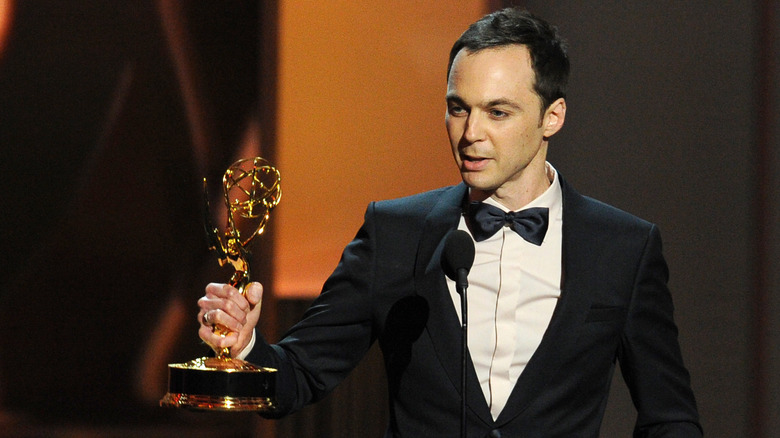 Jim Parsons giving an acceptance speech holding Emmy