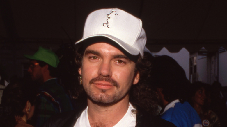 Billy Bob Thornton in 1990 wearing a white cap