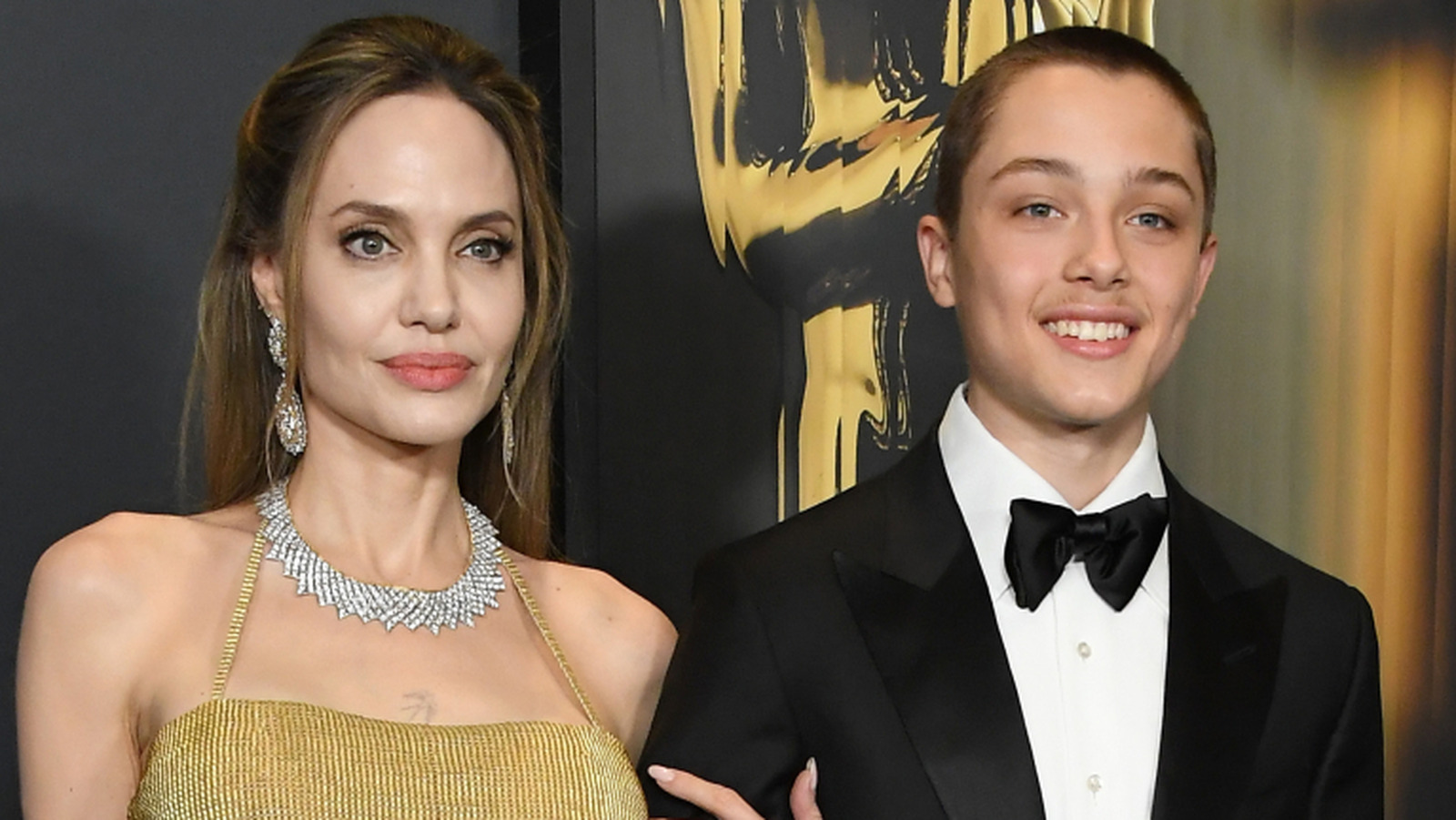 <a href="https://www.thelist.com/1734570/brad-pitt-angelina-jolie-son-knox-tragic-details/" target="_blank">Tragic Details About Brad Pitt And Angelina Jolie’s Son Knox</a>