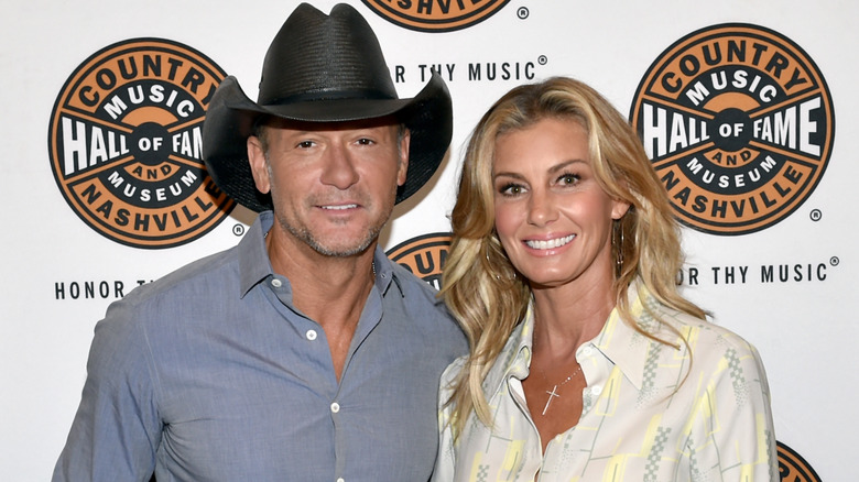 Tim McGraw and Faith Hill smiling