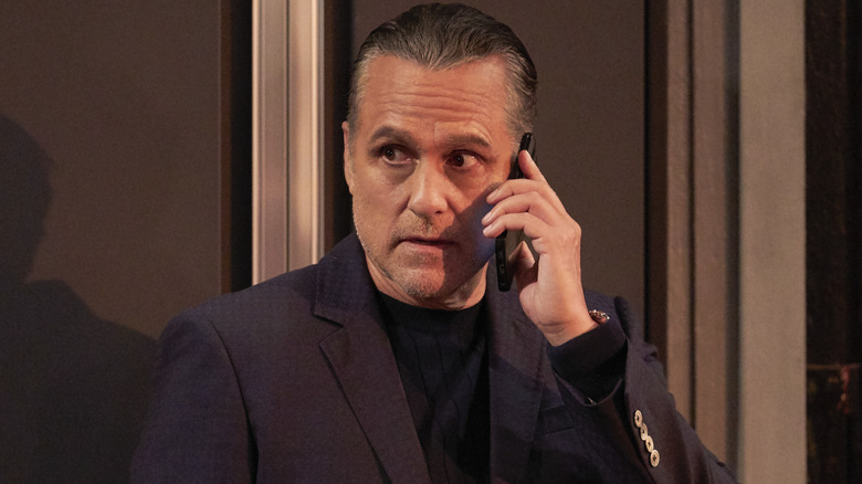 General Hospital's Sonny talking on the phone
