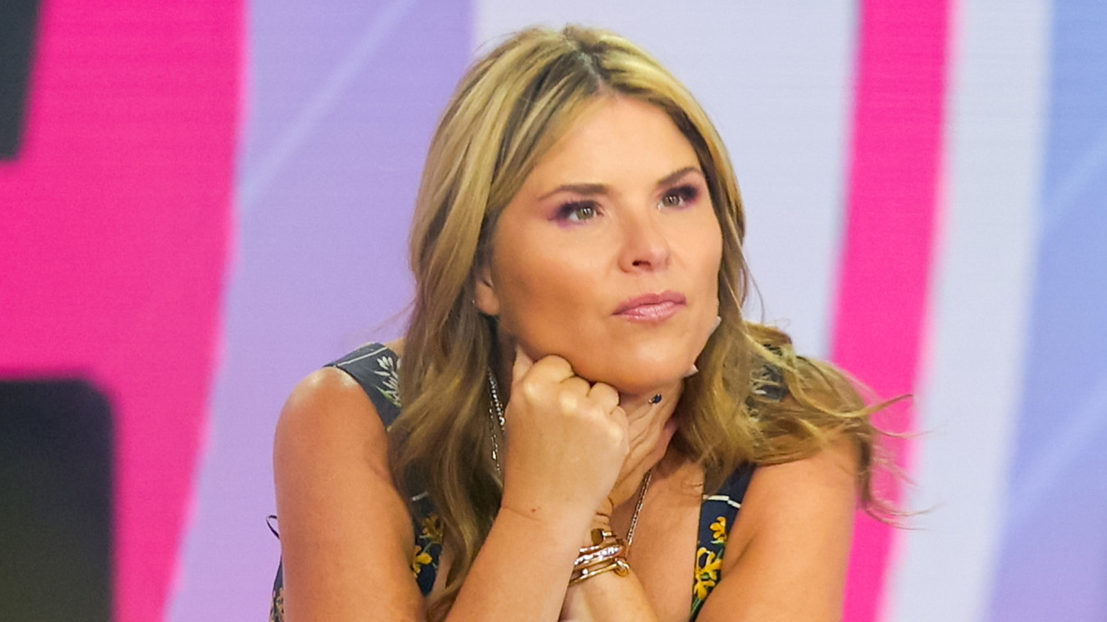 <a href="https://www.thelist.com/1775215/jenna-bush-hager-tragic-life-details/" target="_blank">Tragic Details About Jenna Bush Hager</a>
